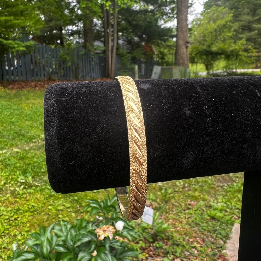 Vtg Monet‎ Gold Tone Textured Etched Bangle Bracelet Large Retro Glam Accessory